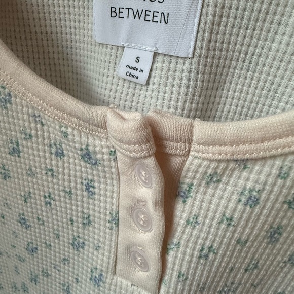 Things Between Cream and Blue Floral Ava tank top - Picture 2 of 4